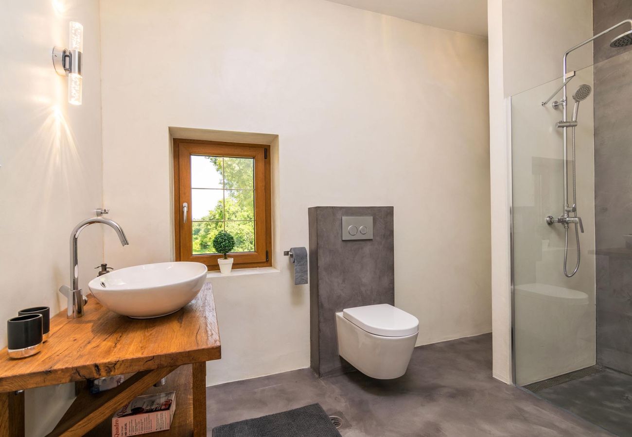 Villa a Žagrici - Villa Sagri for 7 persons in Central Istria with 24 m2 heated pool & jacuzzi - pet friendly