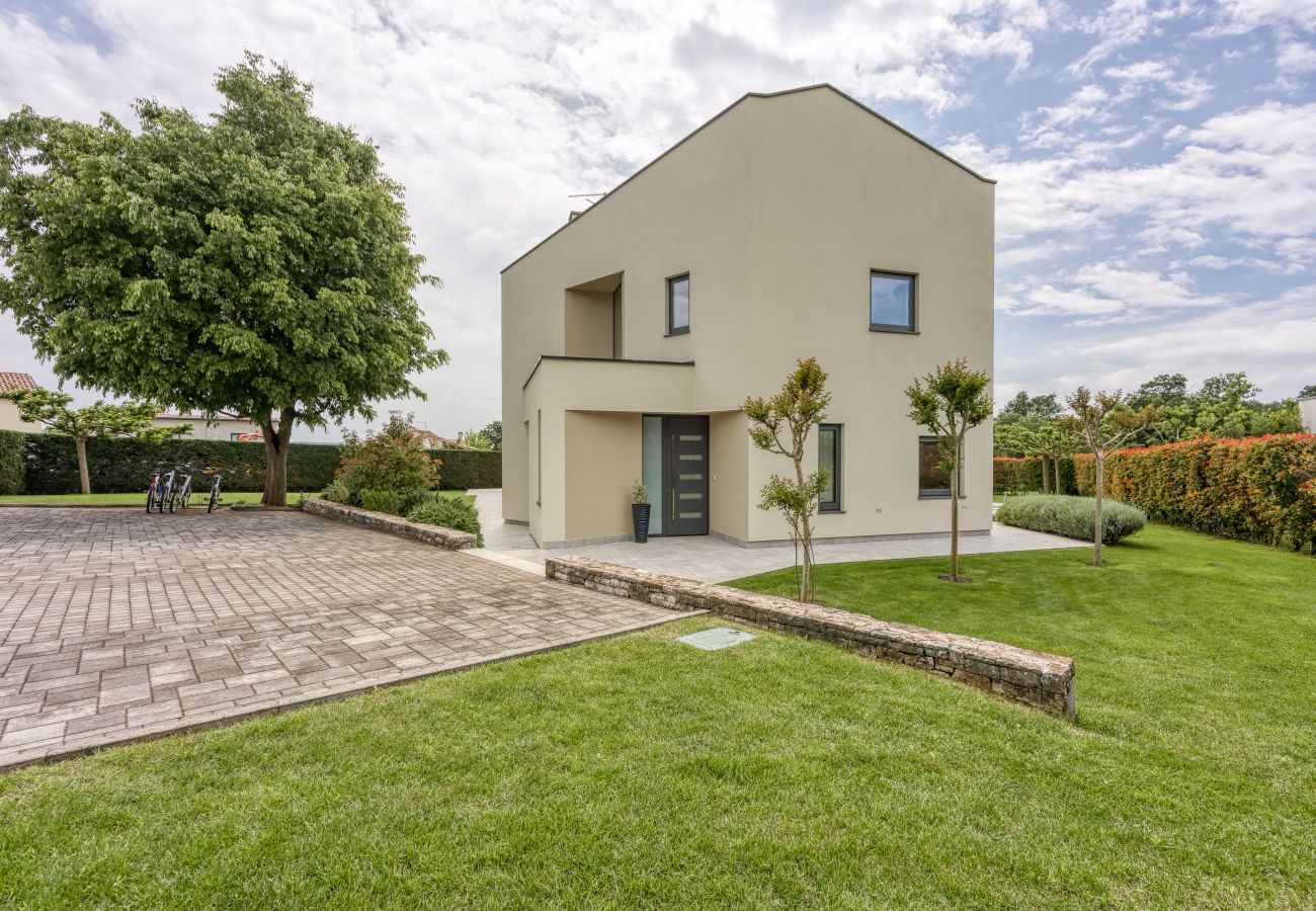 Villa a Kringa - Villa Nada for 8 persons in Central Istria with 55 m2 pool, wellness & free bikes