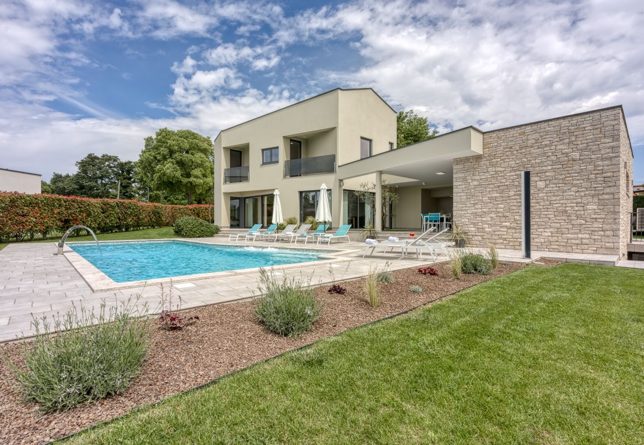 Villa a Kringa - Villa Nada for 8 persons in Central Istria with 55 m2 pool, wellness & free bikes