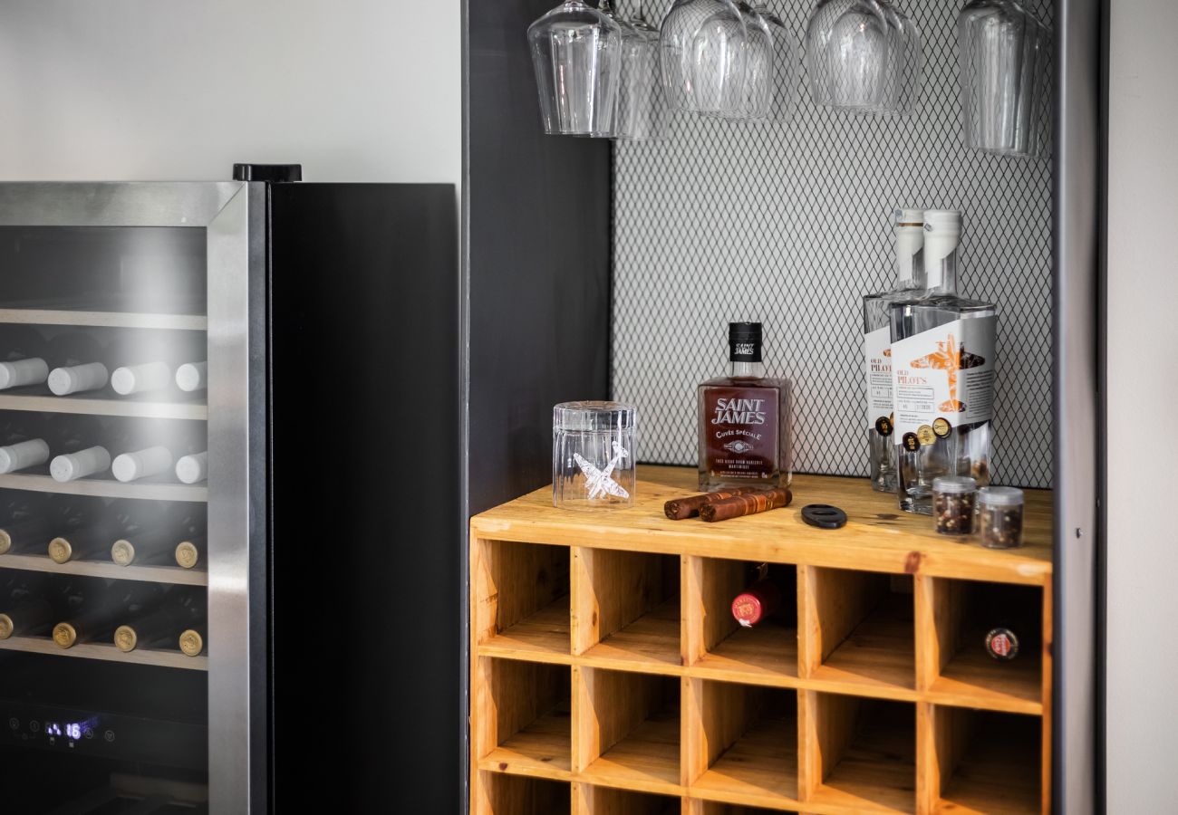 Villa a Brajkovici - Villa Ox in Central Istria for 14 persons with 56 m2 heated pool, kids playground & large garden