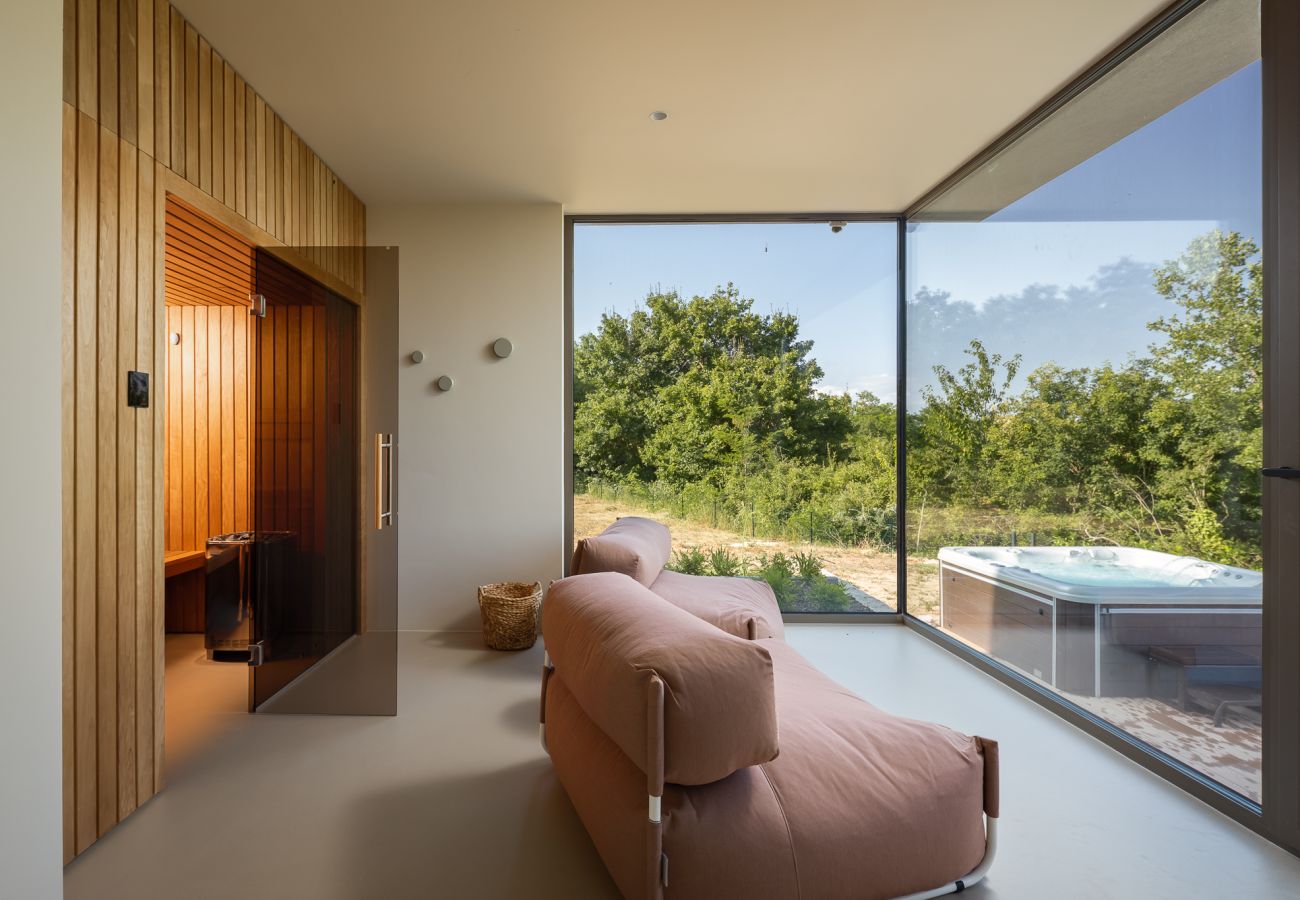 Villa a Brajkovici - Villa bOx in Central Istria for 14 persons with wellness, 54 m2 heated pool, & kids playground