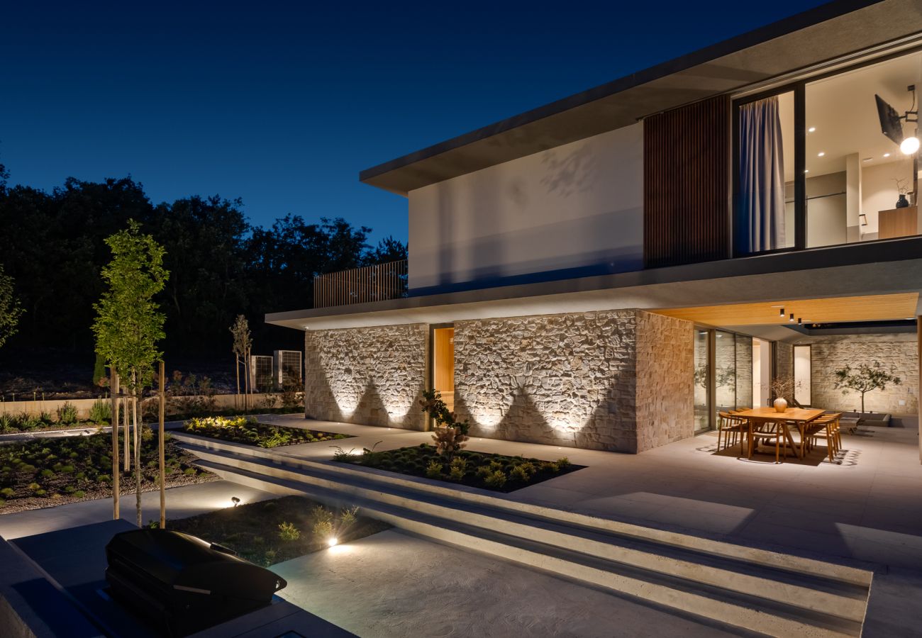 Villa a Brajkovici - Villa bOx in Central Istria for 14 persons with wellness, 54 m2 heated pool, & kids playground