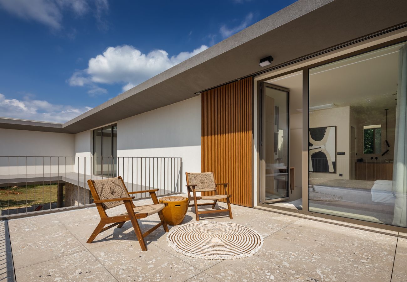 Villa a Brajkovici - Villa bOx in Central Istria for 14 persons with wellness, 54 m2 heated pool, & kids playground