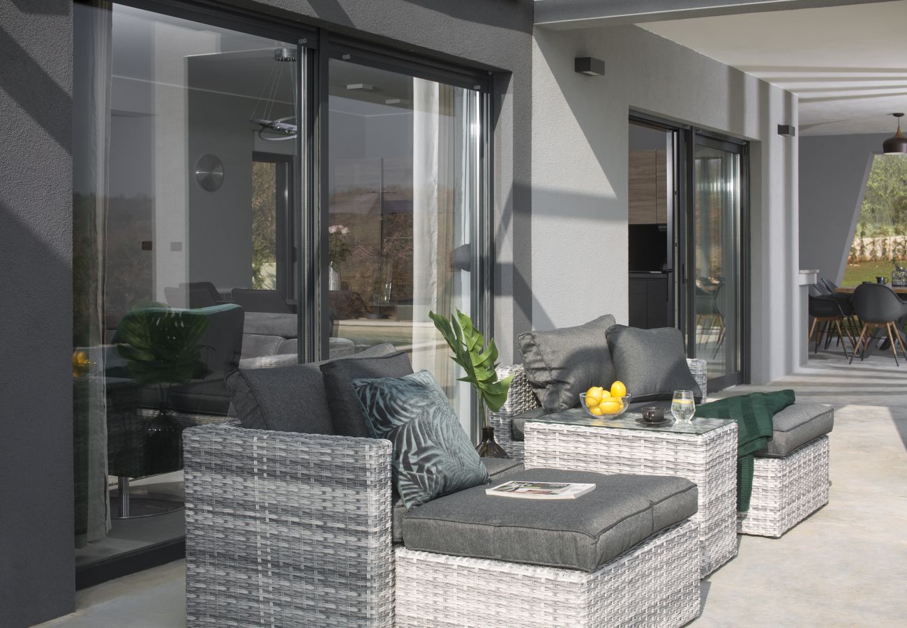 Villa a Vodnjan - Villa Infinity near Pula for 8 persons with 68 m2 private pool, sauna & kids playground