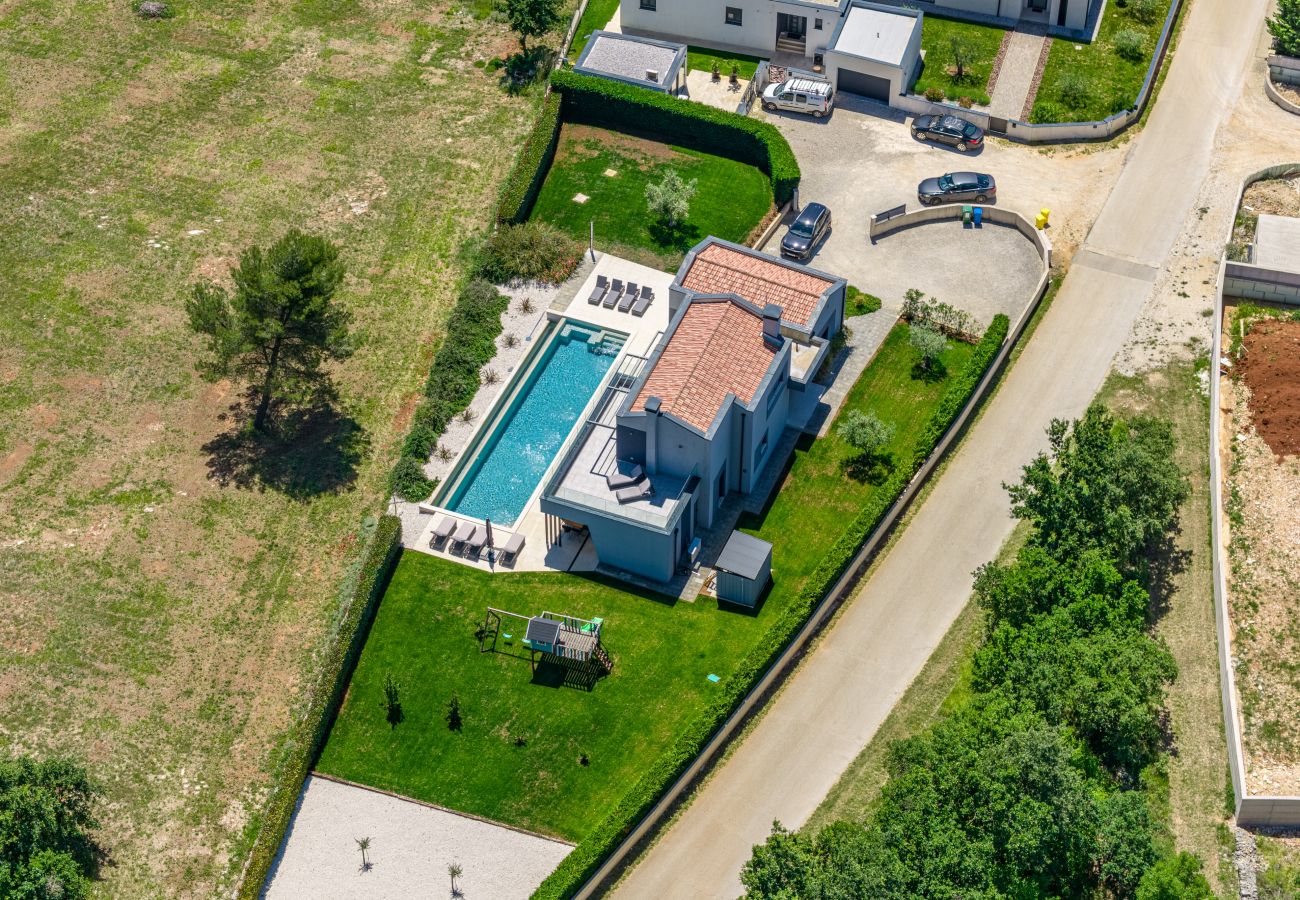 Villa a Vodnjan - Villa Infinity near Pula for 8 persons with 68 m2 private pool, sauna & kids playground