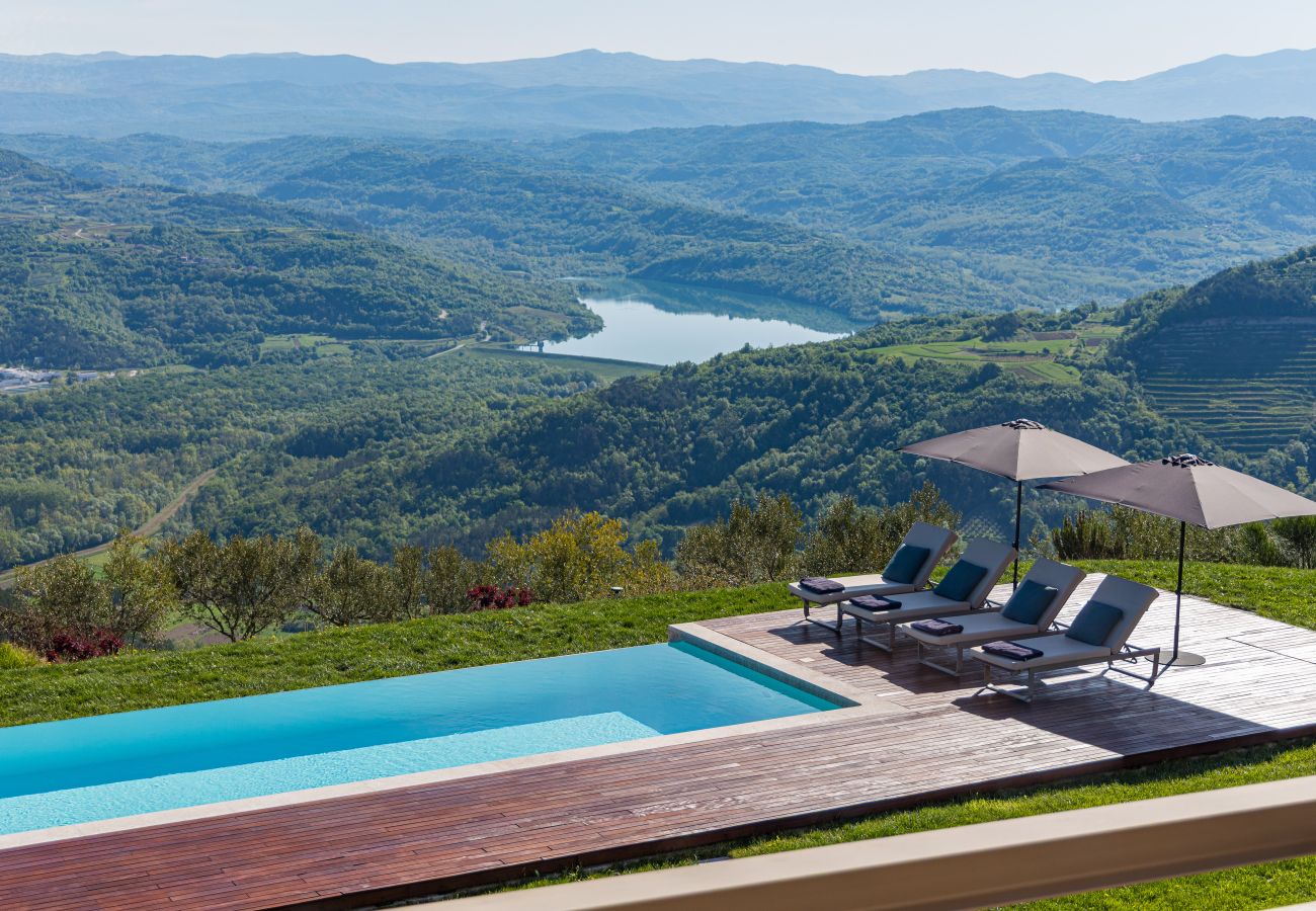 Villa a Pazin - Villa Vista Zamask for 7 persons near Motovun with 60 m2 heated pool, free bikes & panoramic view