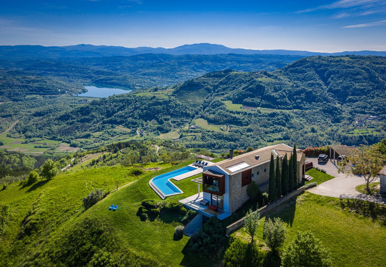 Villa a Pazin - Villa Vista Zamask for 7 persons near Motovun with 60 m2 heated pool, free bikes & panoramic view