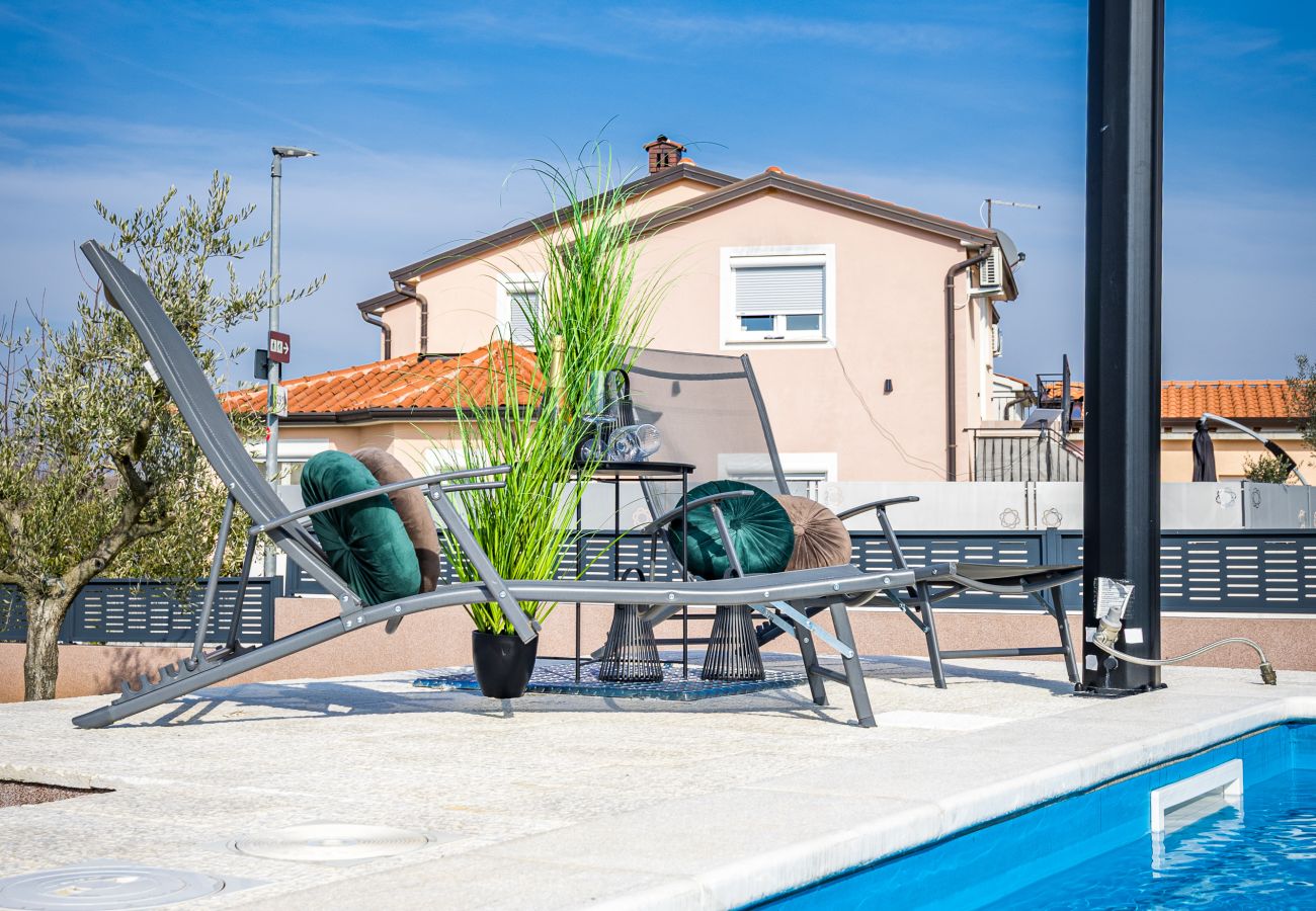 Villa a Buje - Villa Renci near Umag for 8 persons with 30 m2 private heated pool