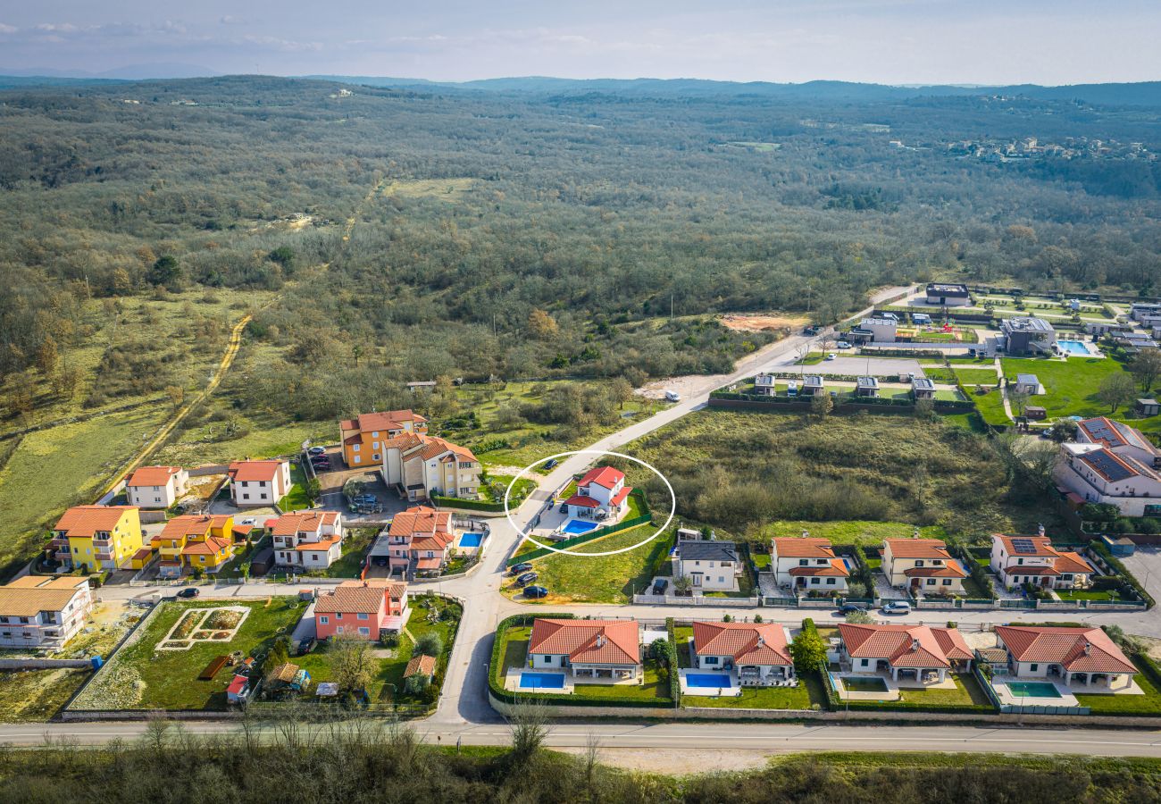 Villa a Buje - Villa Renci near Umag for 8 persons with 30 m2 private heated pool