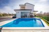 Villa a Buje - Villa Renci near Umag for 8 persons with 30 m2 private heated pool