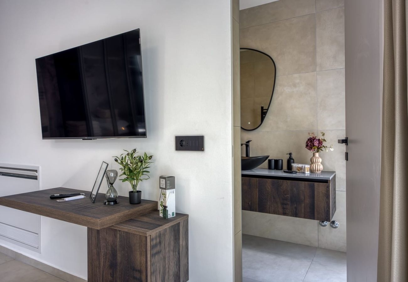 Villa a Ližnjan - Villa Asper near Medulin for 8 persons with 40 m2 private pool, sea view and only 1 km from beach