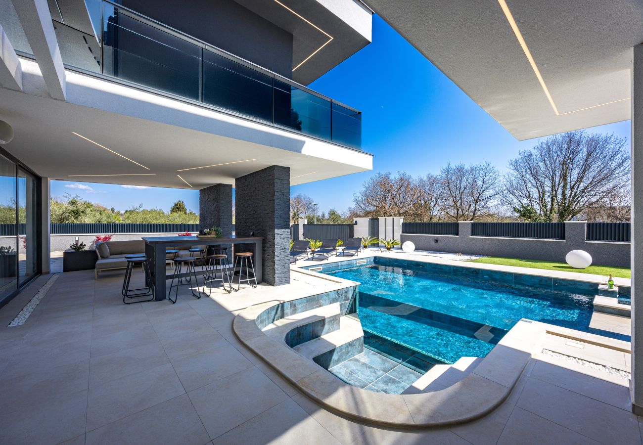 Villa a Ližnjan - Villa Asper near Medulin for 8 persons with 40 m2 private pool, sea view and only 1 km from beach