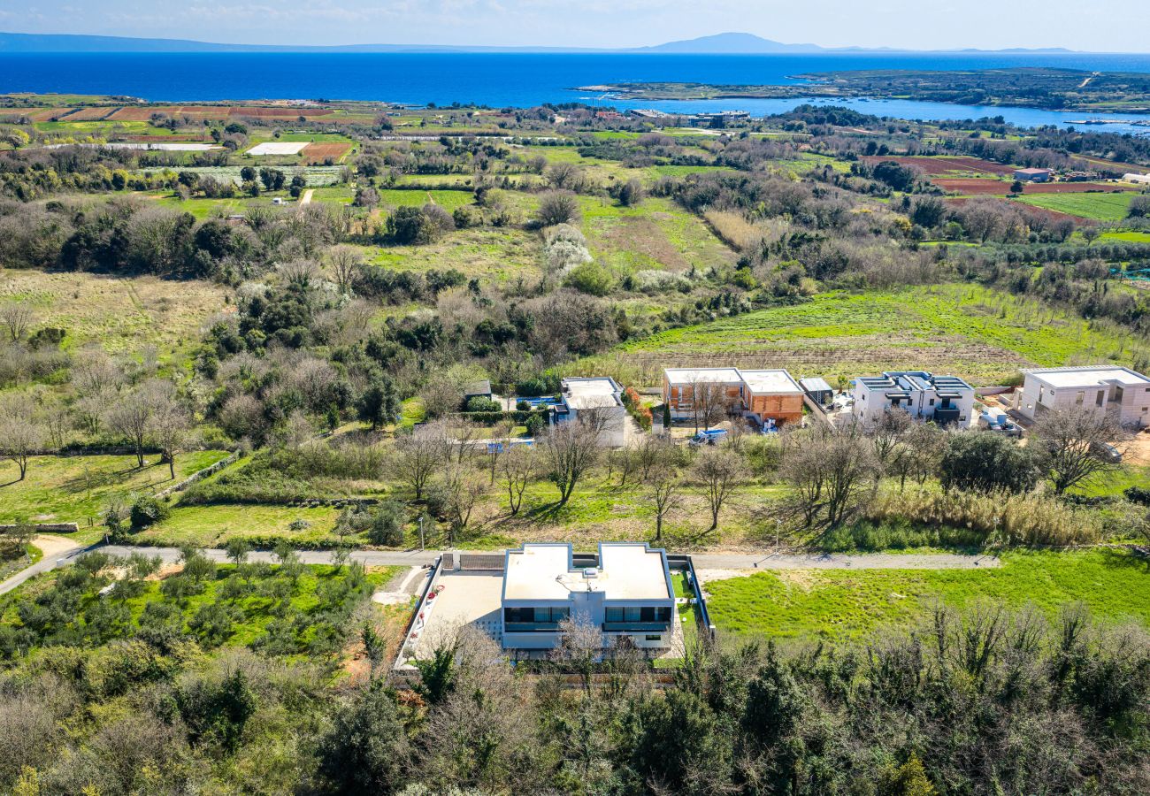 Villa a Ližnjan - Villa Asper near Medulin for 8 persons with 40 m2 private pool, sea view and only 1 km from beach