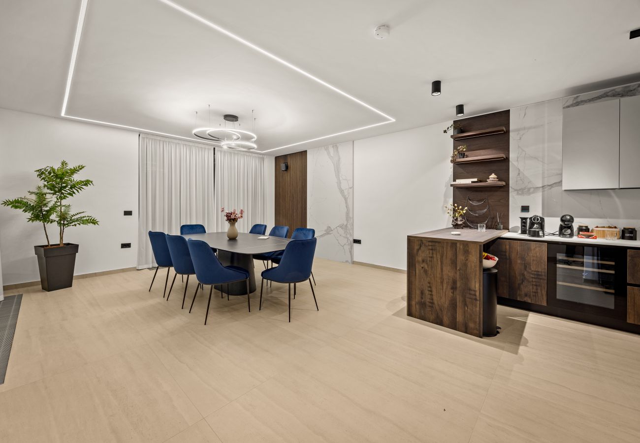 Villa a Ližnjan - Villa Asper near Medulin for 8 persons with 40 m2 private pool, sea view and only 1 km from beach