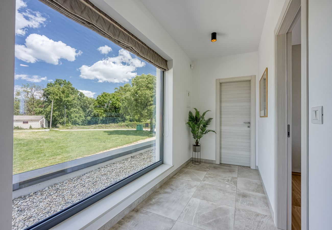 Villa a Kringa - Villa Blanka in Central Istria for 8 persons with 50 m2 private pool, jacuzzi and free bikes