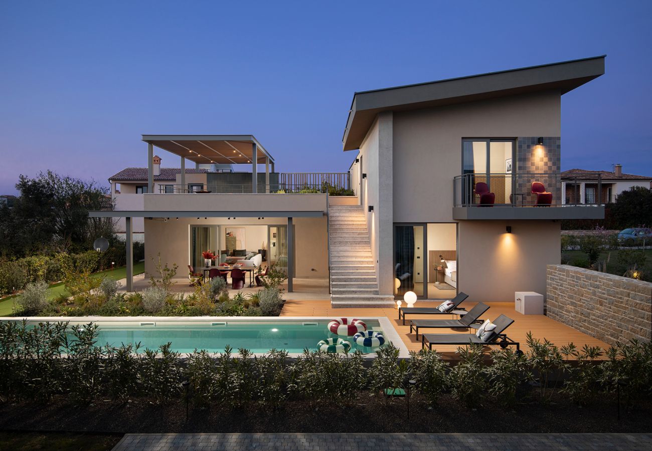 Villa a Vodnjan - Villa Puerto de Luz near Fažana for 8 persons with 35 m2 private pool, sea view, mini golf & sauna