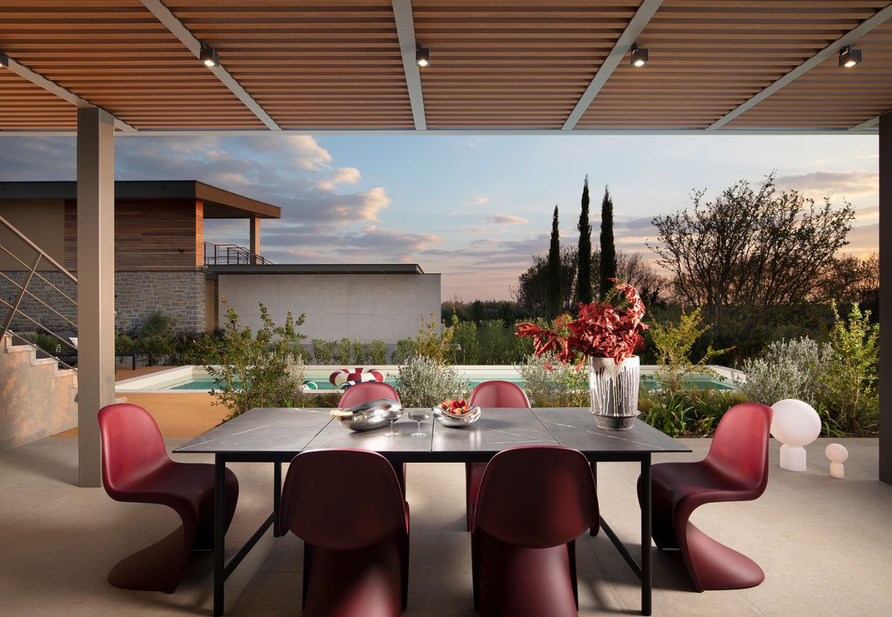 Villa a Vodnjan - Villa Puerto de Luz near Fažana for 8 persons with 35 m2 private pool, sea view, mini golf & sauna