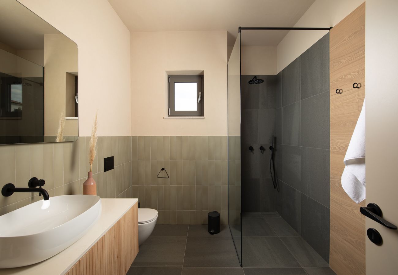 Villa a Vodnjan - Villa Puerto de Luz near Fažana for 8 persons with 35 m2 private pool, sea view, mini golf & sauna