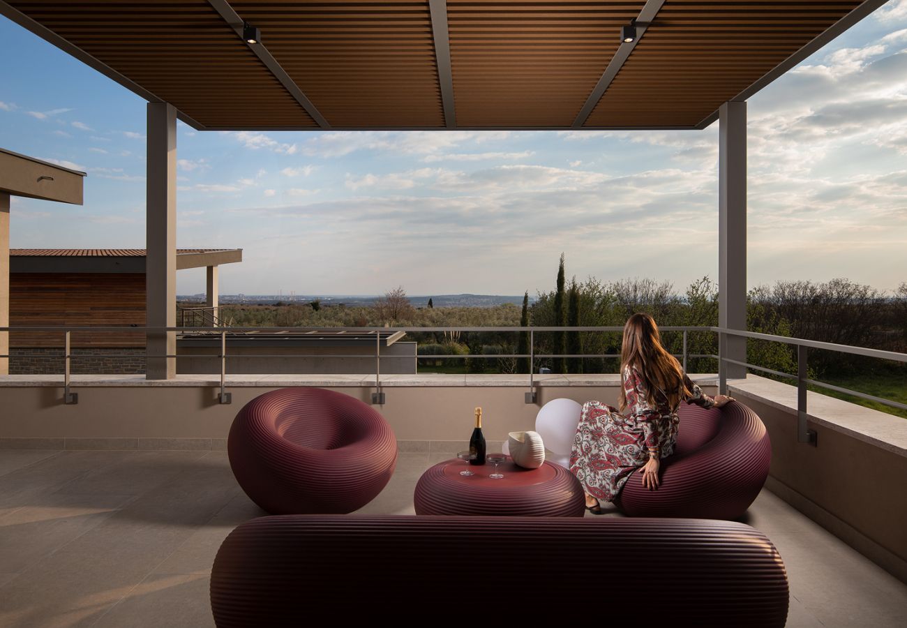 Villa a Vodnjan - Villa Puerto de Luz near Fažana for 8 persons with 35 m2 private pool, sea view, mini golf & sauna