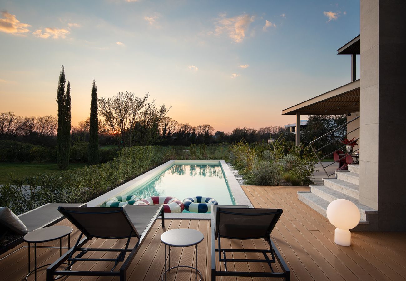 Villa a Vodnjan - Villa Puerto de Luz near Fažana for 8 persons with 35 m2 private pool, sea view, mini golf & sauna