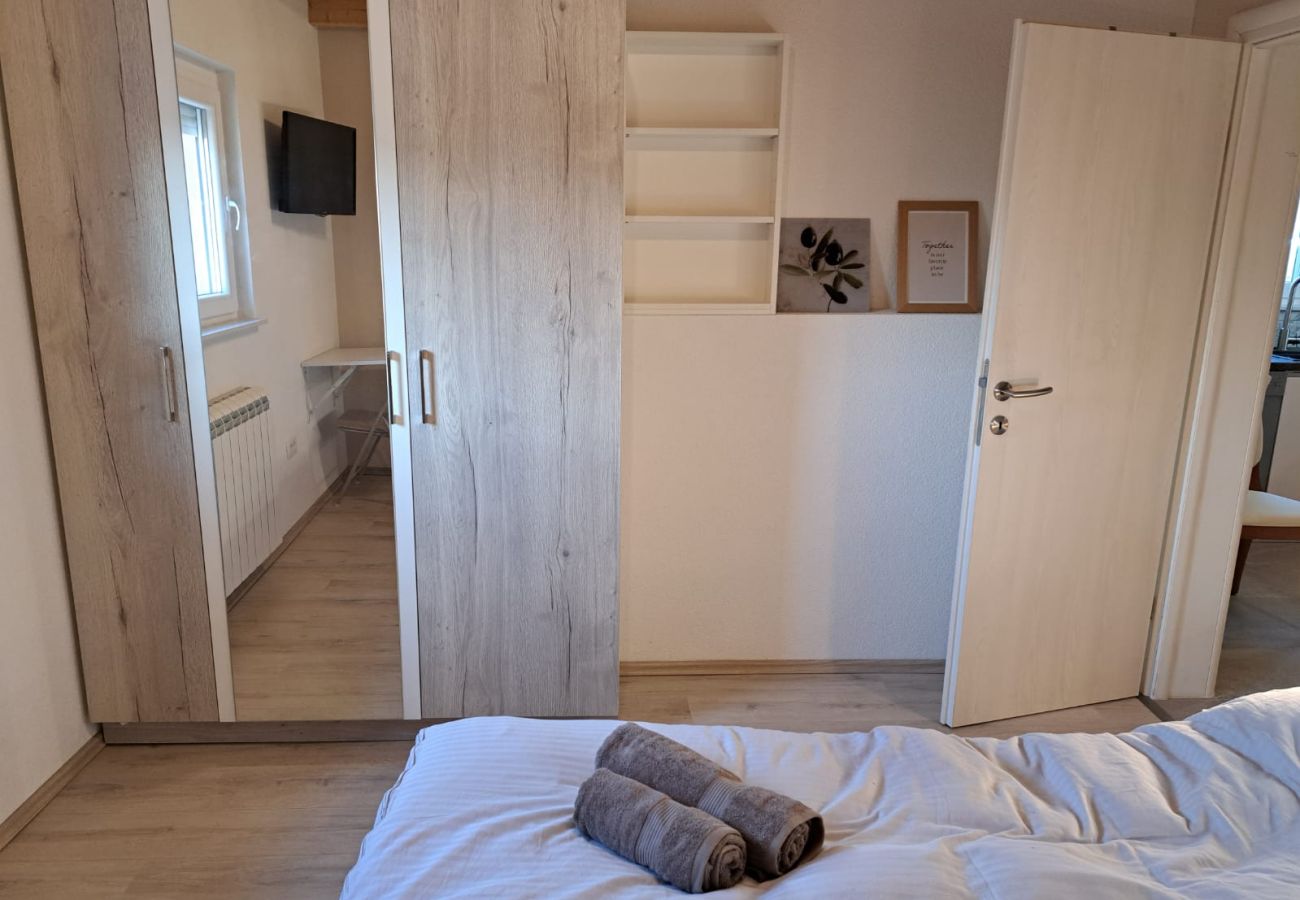 Villa a Nova Vas - Villa Jacky 2 near Poreč for 4 persons with 32 m2 private pool - pet friendly