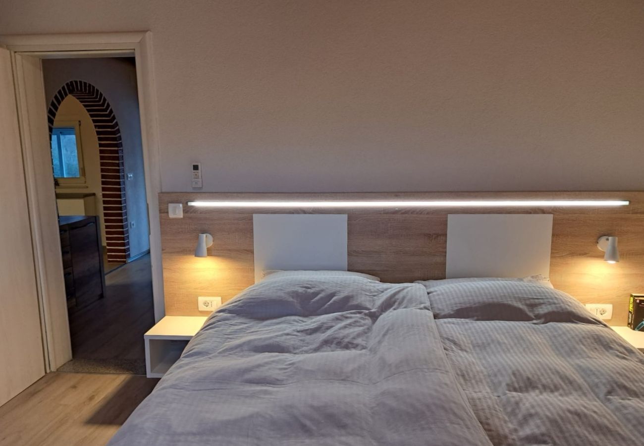 Villa a Nova Vas - Villa Jacky 2 near Poreč for 4 persons with 32 m2 private pool - pet friendly