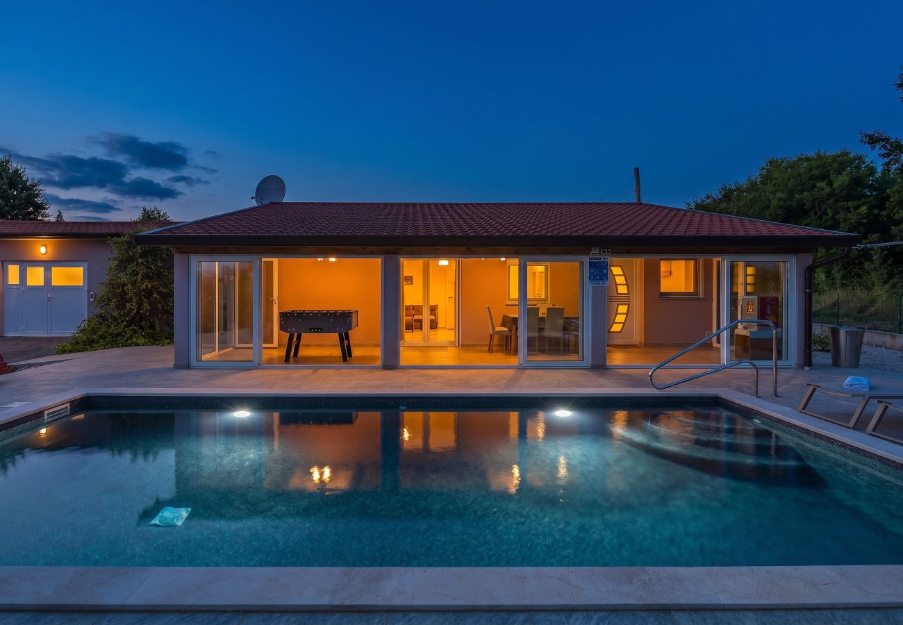 Villa a Nova Vas - Villa Jacky 2 near Poreč for 4 persons with 32 m2 private pool - pet friendly