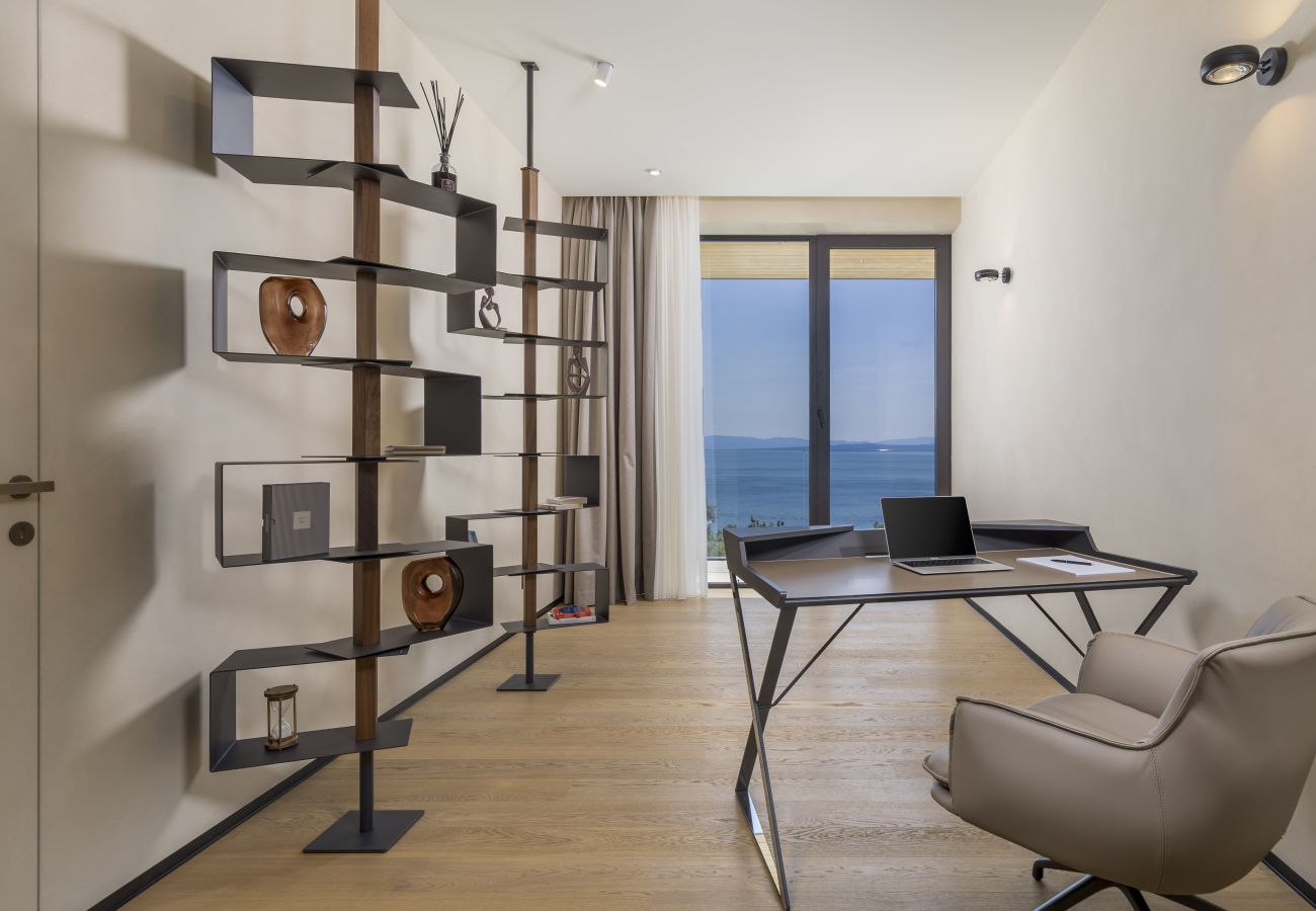 Villa a Mošcenicka Draga - Luxury Villa Ella near Opatija for 6 persons with private 36 m2 heated pool & beautiful sea view