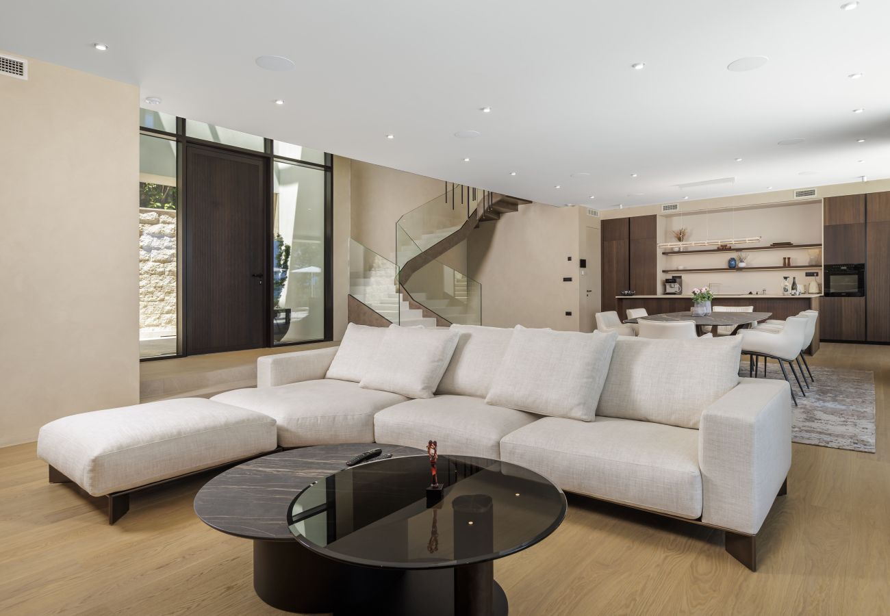 Villa a Mošcenicka Draga - Luxury Villa Ella near Opatija for 6 persons with private 36 m2 heated pool & beautiful sea view