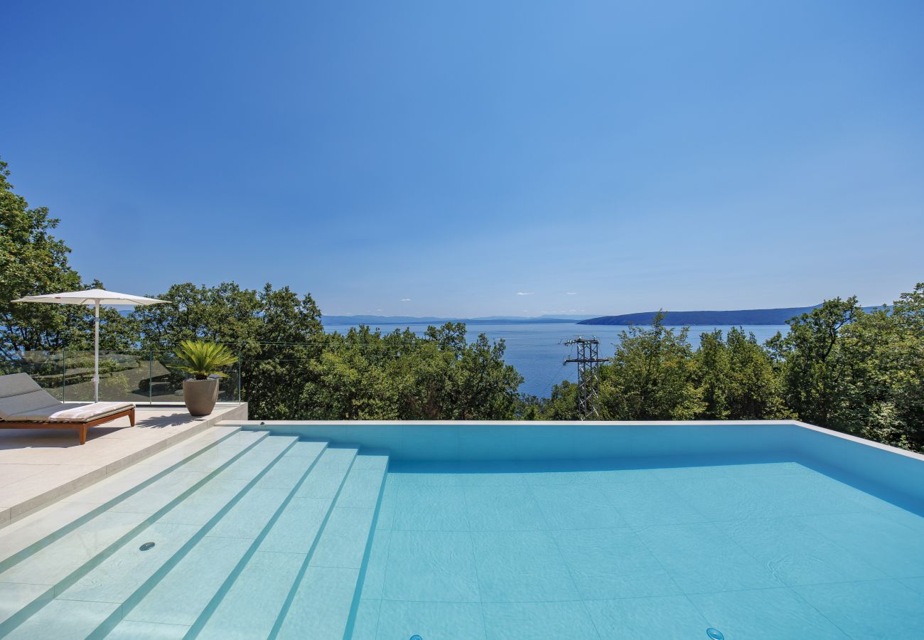 Villa a Mošcenicka Draga - Luxury Villa Ella near Opatija for 6 persons with private 36 m2 heated pool & beautiful sea view