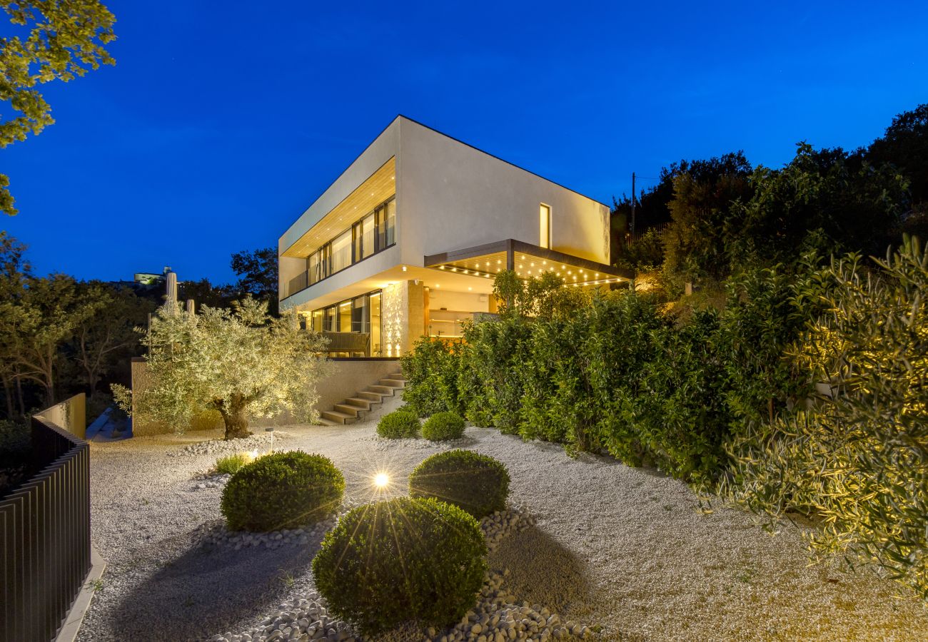 Villa a Mošcenicka Draga - Luxury Villa Ella near Opatija for 6 persons with private 36 m2 heated pool & beautiful sea view