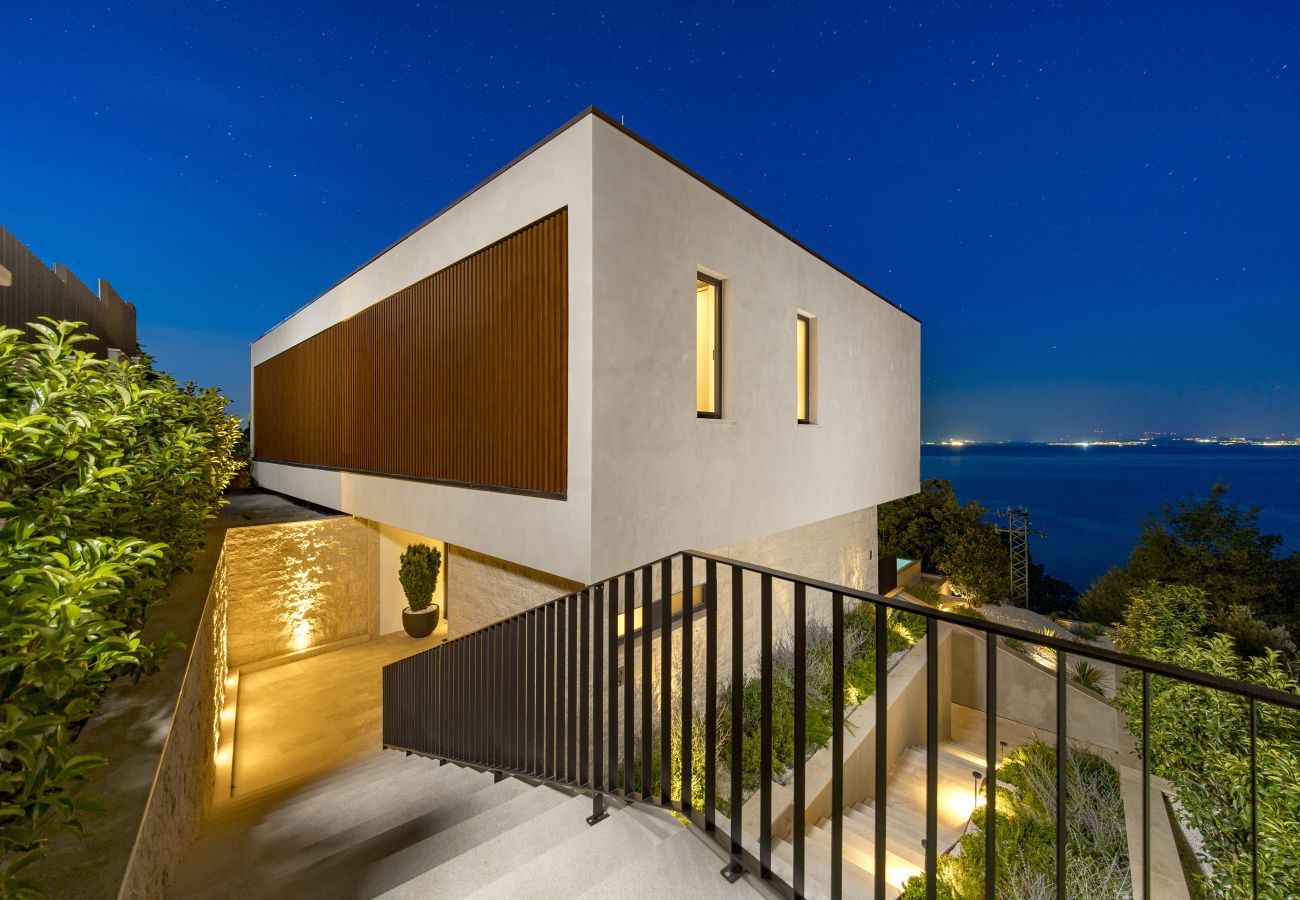 Villa a Mošcenicka Draga - Luxury Villa Ella near Opatija for 6 persons with private 36 m2 heated pool & beautiful sea view