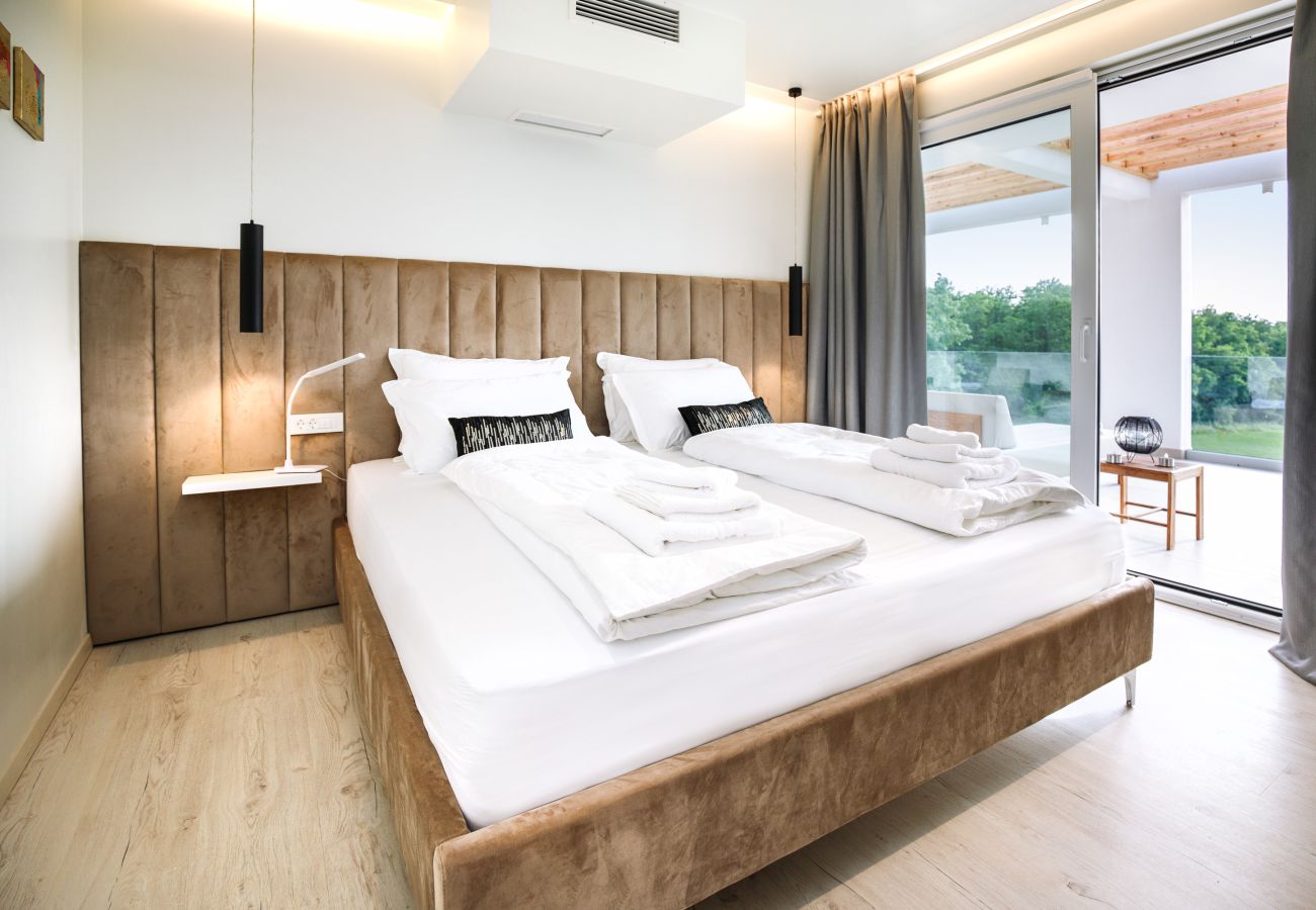 Villa a Vrecari - Villa Sonia near Labin - Rabac for 8 persons with 40 m2 heated pool, wellness & kids playground