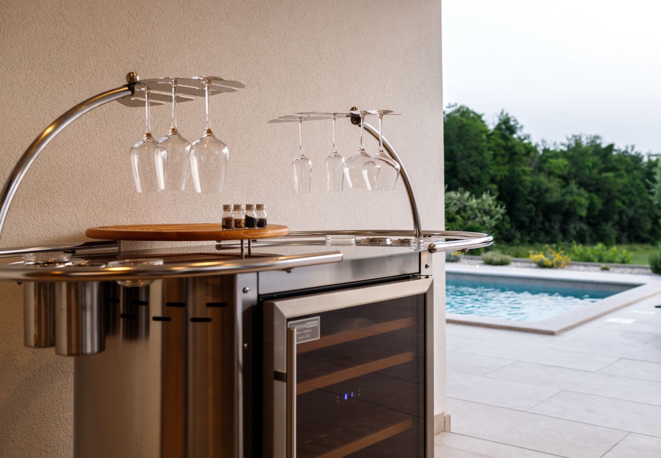 Villa a Vrecari - Villa Sonia near Labin - Rabac for 8 persons with 40 m2 heated pool, wellness & kids playground