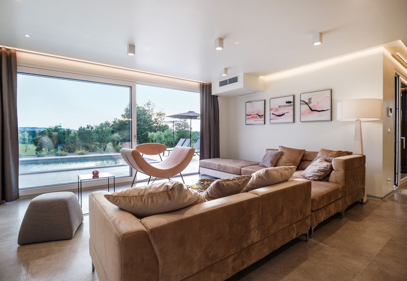 Villa a Vrecari - Villa Sonia near Labin - Rabac for 8 persons with 40 m2 heated pool, wellness & kids playground