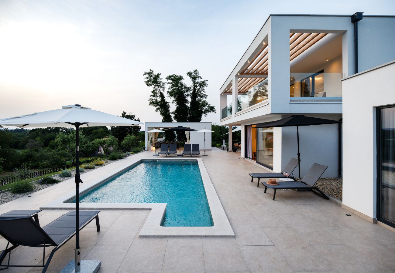 Villa a Vrecari - Villa Sonia near Labin - Rabac for 8 persons with 40 m2 heated pool, wellness & kids playground