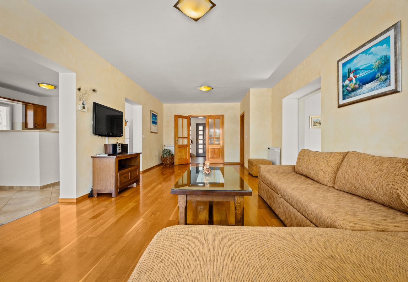 Villa a Gajana - Villa Oliva near Pula for 9 persons with private pool, sea view & beautiful outside area - 3 km from beach