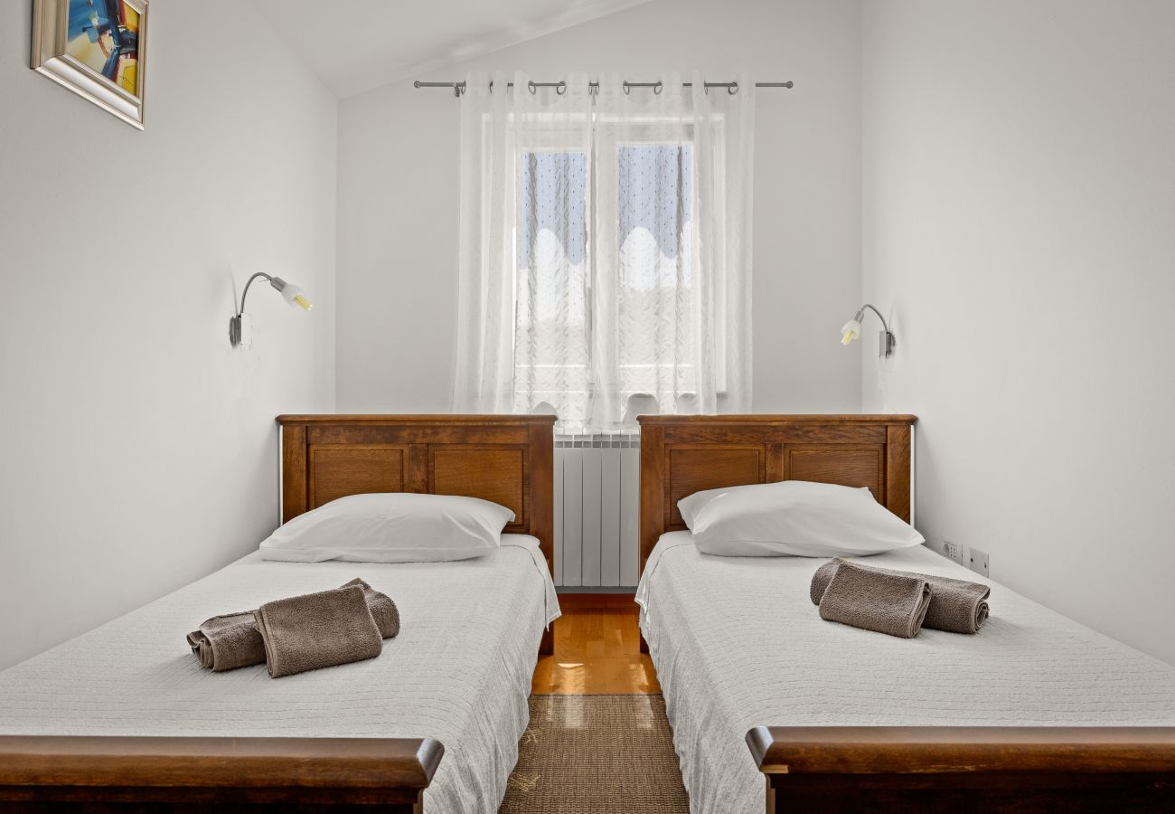 Villa a Gajana - Villa Oliva near Pula for 9 persons with private pool, sea view & beautiful outside area - 3 km from beach
