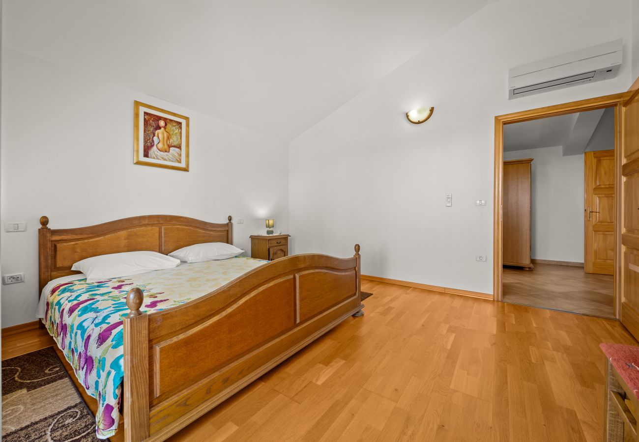 Villa a Gajana - Villa Oliva near Pula for 9 persons with private pool, sea view & beautiful outside area - 3 km from beach