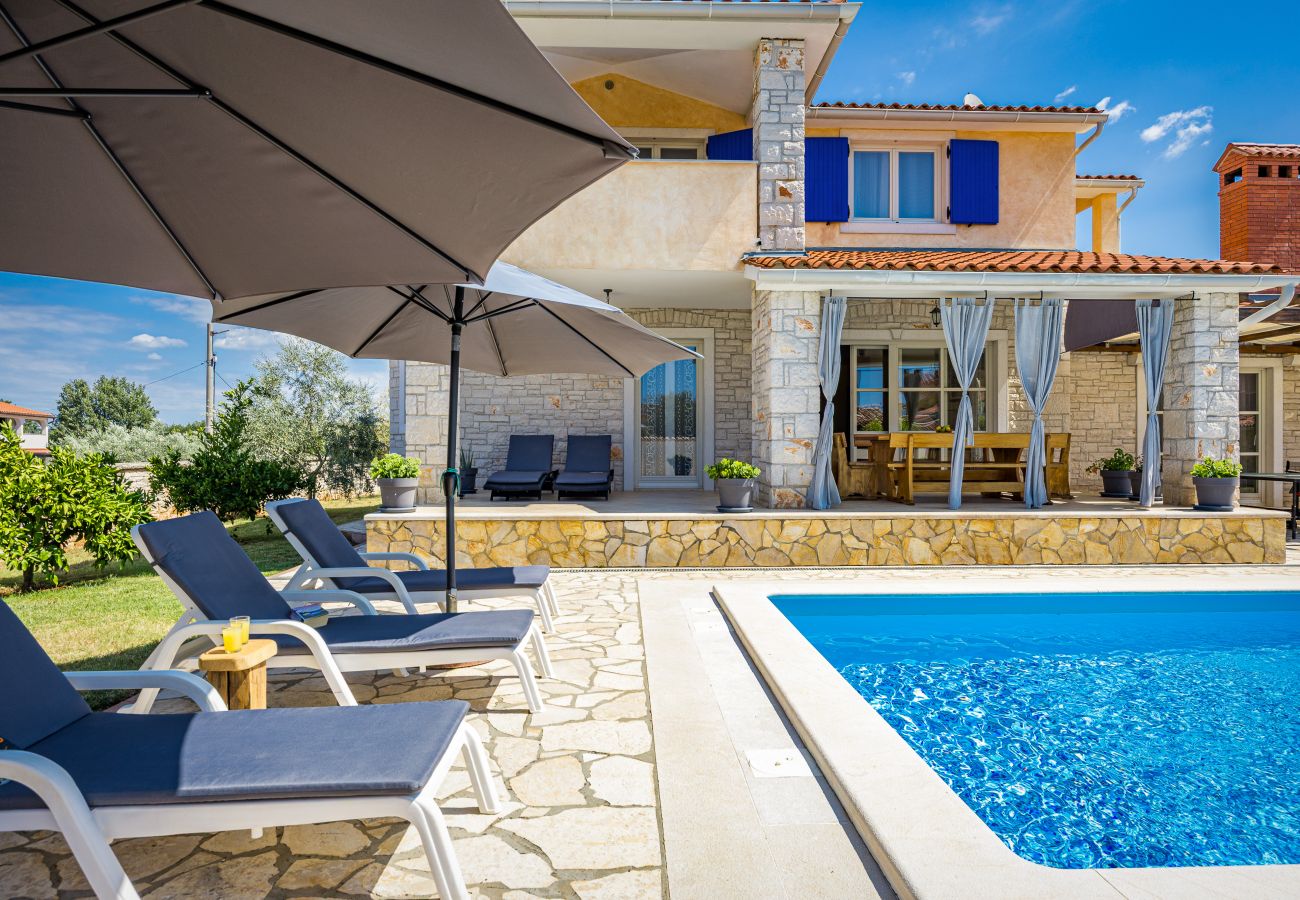 Villa a Gajana - Villa Oliva near Pula for 9 persons with private pool, sea view & beautiful outside area - 3 km from beach