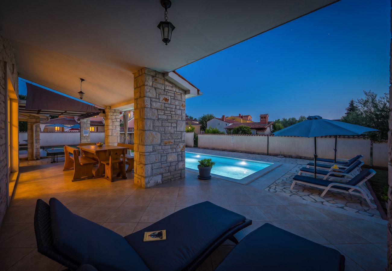 Villa a Gajana - Villa Oliva near Pula for 9 persons with private pool, sea view & beautiful outside area - 3 km from beach