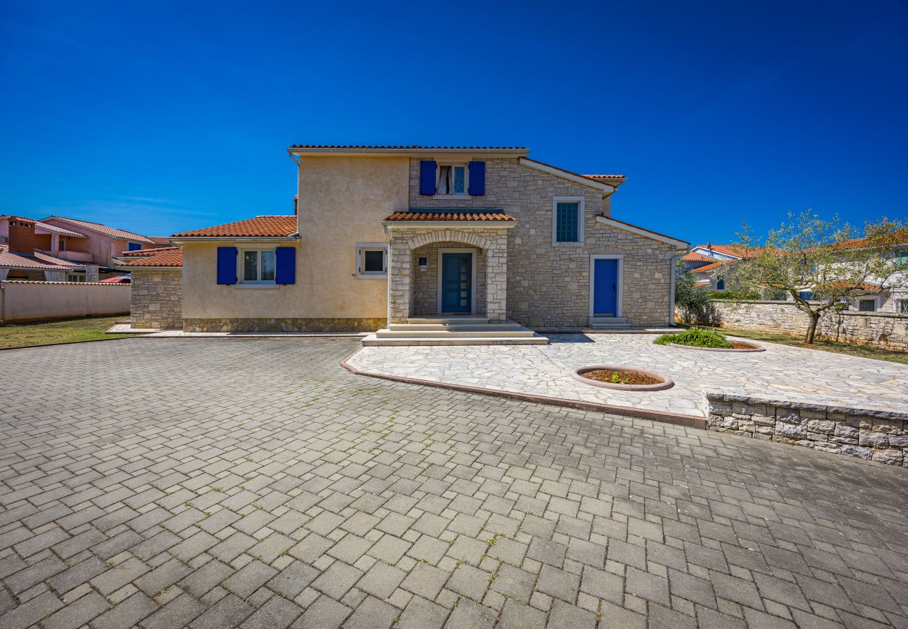 Villa a Gajana - Villa Oliva near Pula for 9 persons with private pool, sea view & beautiful outside area - 3 km from beach