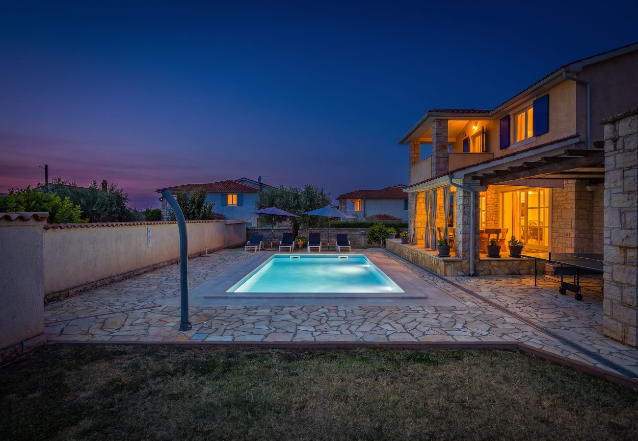 Villa a Gajana - Villa Oliva near Pula for 9 persons with private pool, sea view & beautiful outside area - 3 km from beach