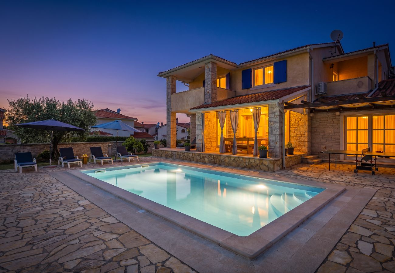Villa a Gajana - Villa Oliva near Pula for 9 persons with private pool, sea view & beautiful outside area - 3 km from beach