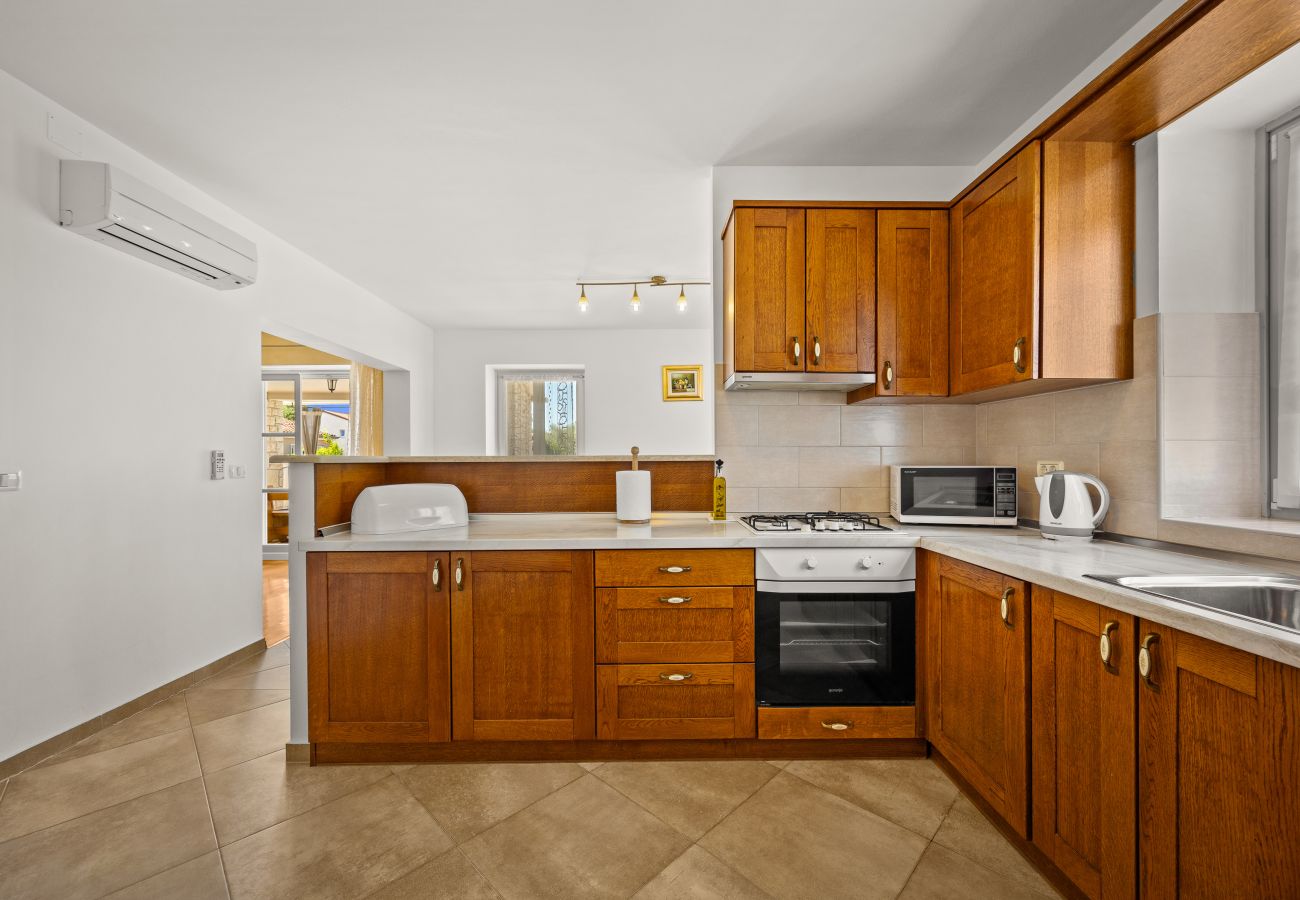 Villa a Gajana - Villa Oliva near Pula for 9 persons with private pool, sea view & beautiful outside area - 3 km from beach