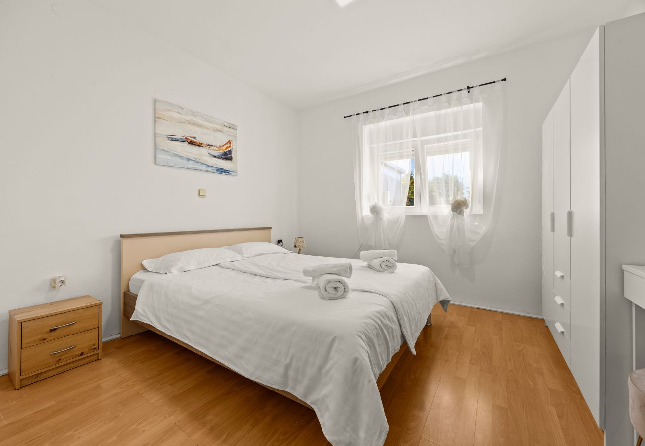 Villa a Peroj - Villa Almare for 10 persons near Fažana with private pool, sea view, kids playground & 900 meters from beach