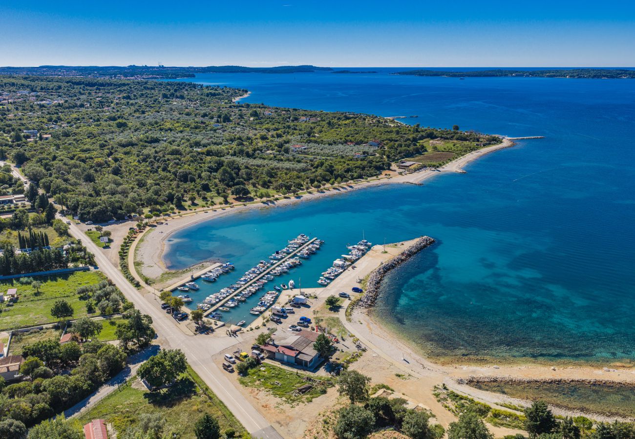 Villa a Peroj - Villa Almare for 10 persons near Fažana with private pool, sea view, kids playground & 900 meters from beach