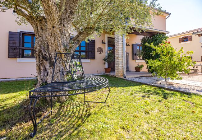 Villa in Sveti Kirin - Villa Cirka in Central Istria for 12+2 persons with a 36 m2 heated pool, gaming & activities for kids and adults Villa in Sveti Kirin - Villa Cirka in Central Istria for 12+2 persons with a 36 m2 heated pool, gaming & activities for kids and adults