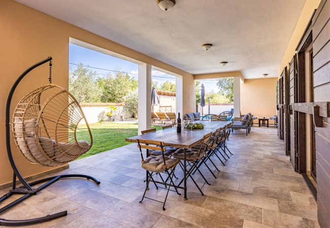 Villa in Sveti Kirin - Villa Cirka in Central Istria for 12+2 persons with a 36 m2 heated pool, gaming & activities for kids and adults Villa in Sveti Kirin - Villa Cirka in Central Istria for 12+2 persons with a 36 m2 heated pool, gaming & activities for kids and adults