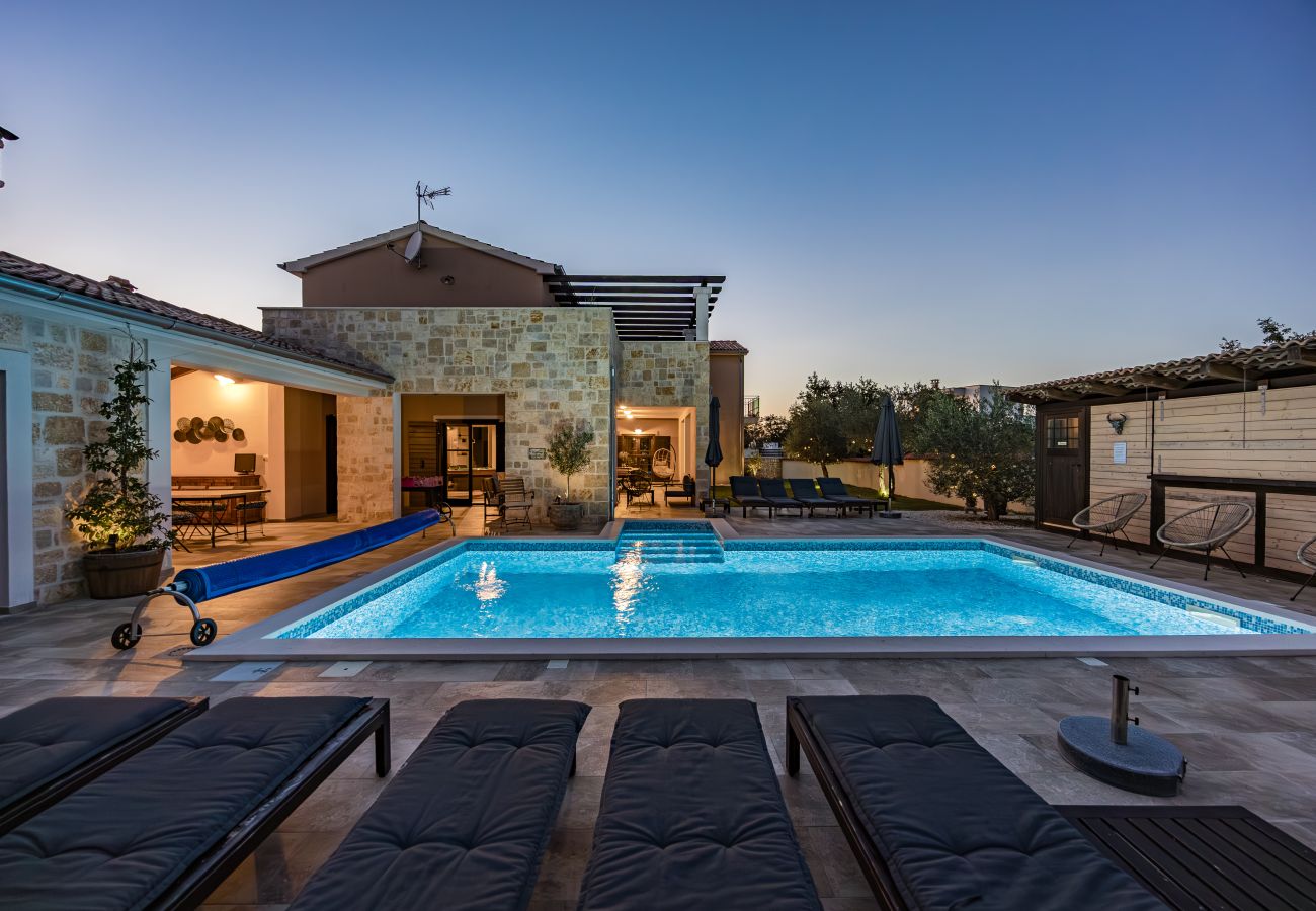 Villa in Sveti Kirin - Villa Cirka in Central Istria for 12+2 persons with a 36 m2 heated pool, gaming & activities for kids and adults